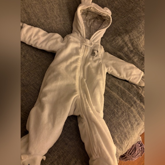 Carters Bear Bunting size 3-6 months - Picture 2 of 9